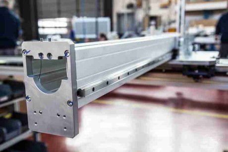 At Tecno Center’s a reliable measuring process is more than ever necessary to verify the geometric precision of the machining of up to 12 metre-long beams.