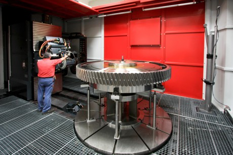 Wheel mod. 20 z.104, band 220 mm, external diameter 2,253.48 mm under machining at Colzani Ingranaggi. 